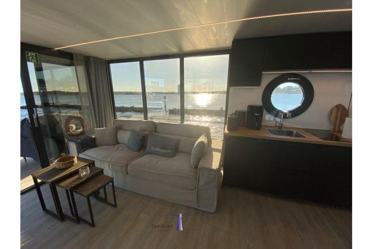 Hausboot Fjord Ankerplatz Mit Biosauna In Schleswig Kültér fotó